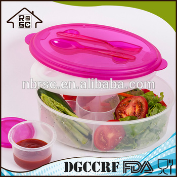 QC Staffs Ensure Eco-friendly Plastic Lunch Box with Cutlery Set
