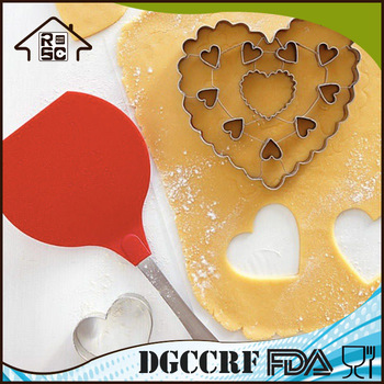 Heart Shape Cookie Cutter Heart Metal Molds With Interior Cut-Out Decorating Tool