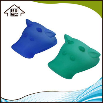 NBRSC Cattle Shape Oven Mitts and Potholder Microwave Oven Glove Silicone Gloves Kitchen Tool