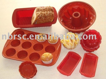 SILICONE BAKINGWARE/CAKE MOLD SET