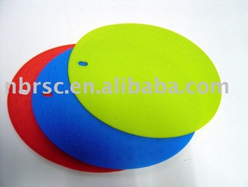 heat resistant silicone pot holder multi uses in kitchen