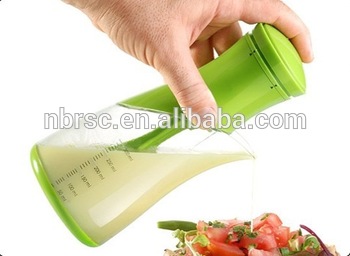 Kitchen Utensil Plastic Utensil Salad Dressing Shaker Bottle Liquid Mixer Bottle