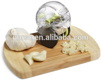 Pop kitchen untesil garlic chopper kitchen untesil plastic garlic chopper garlic press onion slicer on wheels onion rings slicer